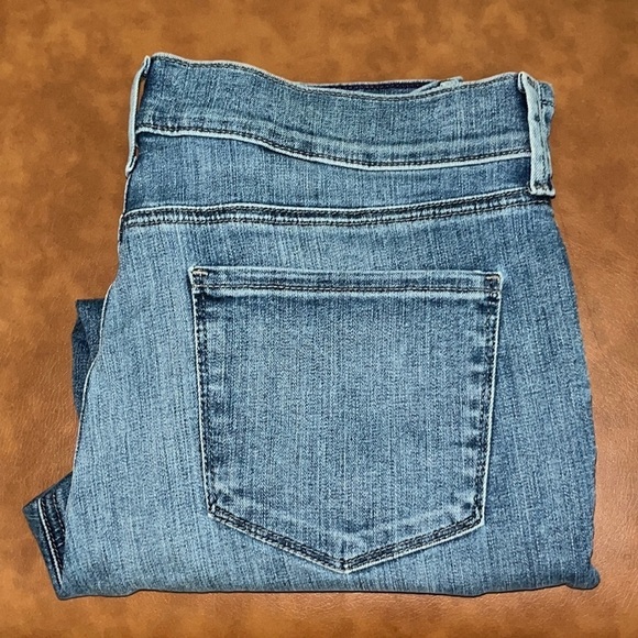 NYDJ Marilyn Crop Size 12 - Picture 2 of 16